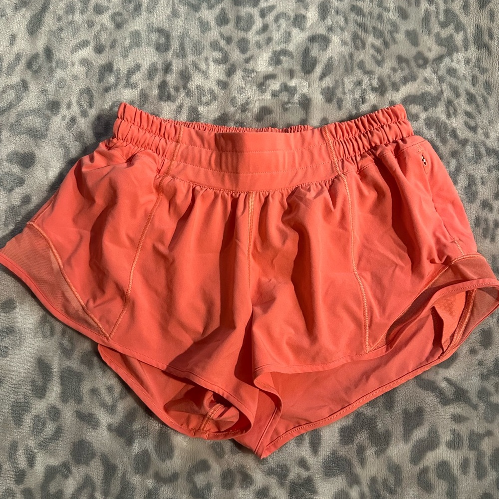 Lululemon size 4 hotty hot